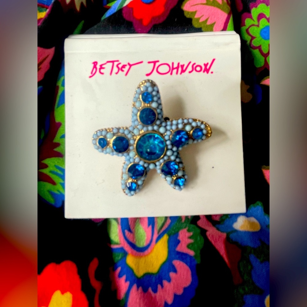 Betsey Johnson Sea Star Brooch beautiful beach  swing wear resort wear